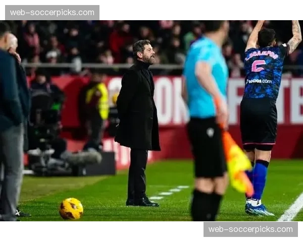 塞维利亚主帅弗洛雷斯赛前发布会：谈论球队的稳定性问题